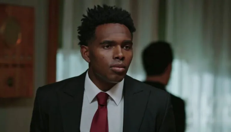 Момент из 16 серии 1 сезона