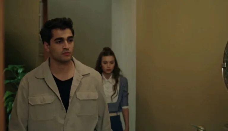 Момент из 19 серии 1 сезона