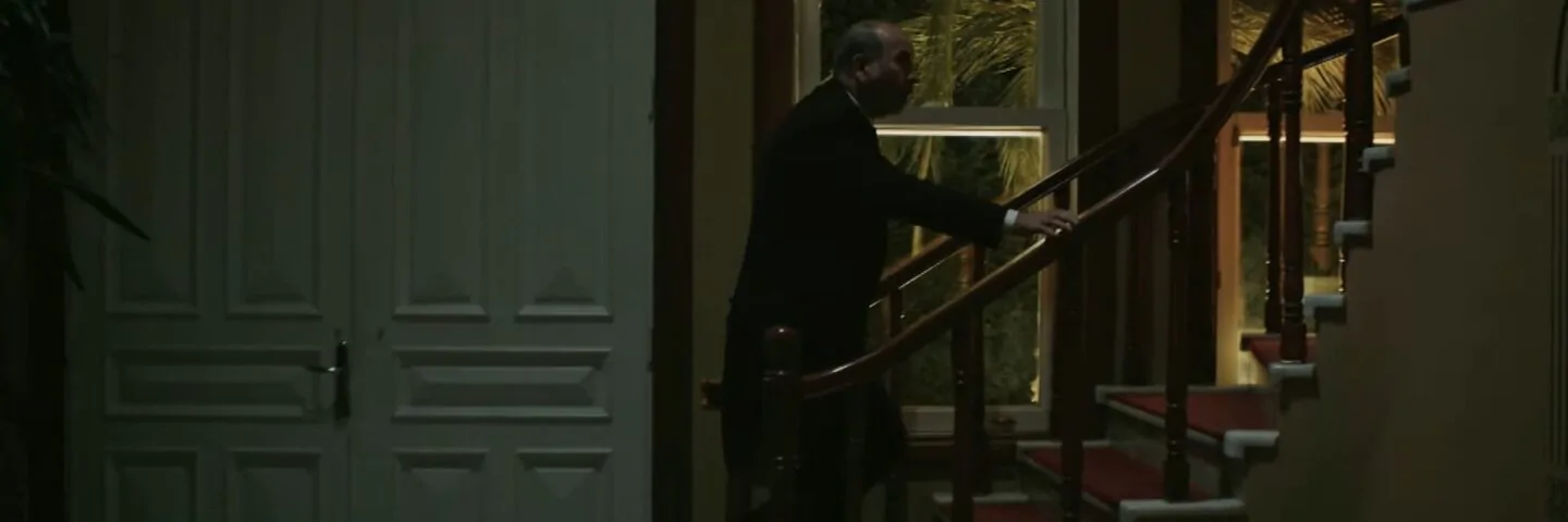 Кадр из 2 серии 1 сезона