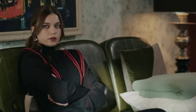 Момент из 26 серии 1 сезона