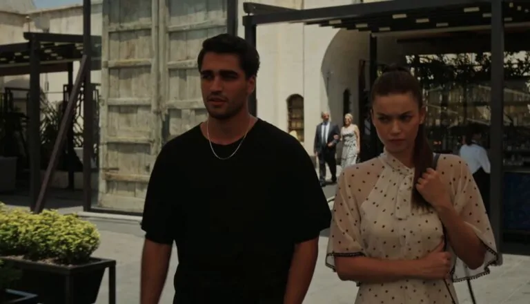 Момент из 5 серии 1 сезона