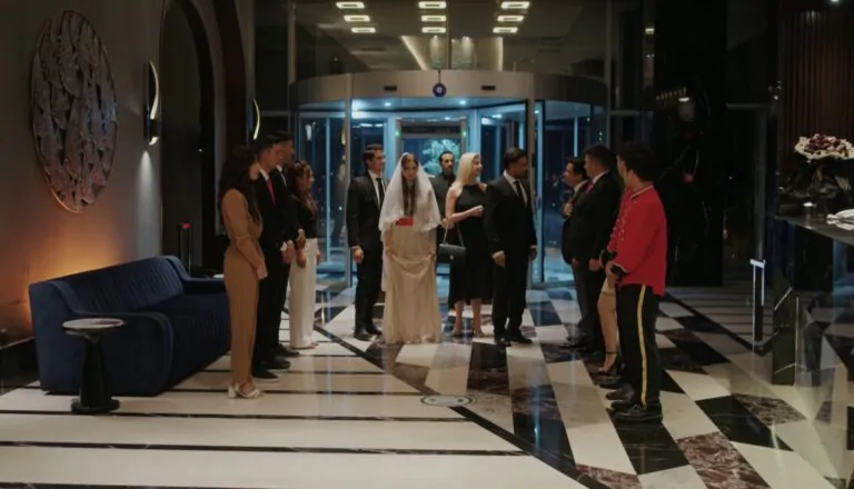 Момент из 6 серии 1 сезона