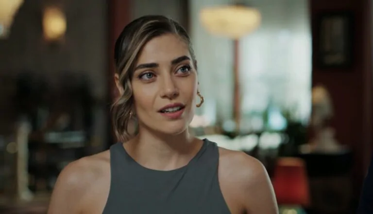 Момент из 9 серии 1 сезона