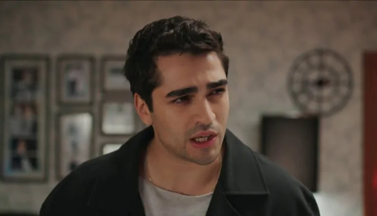 Момент из 10 серии 2 сезона