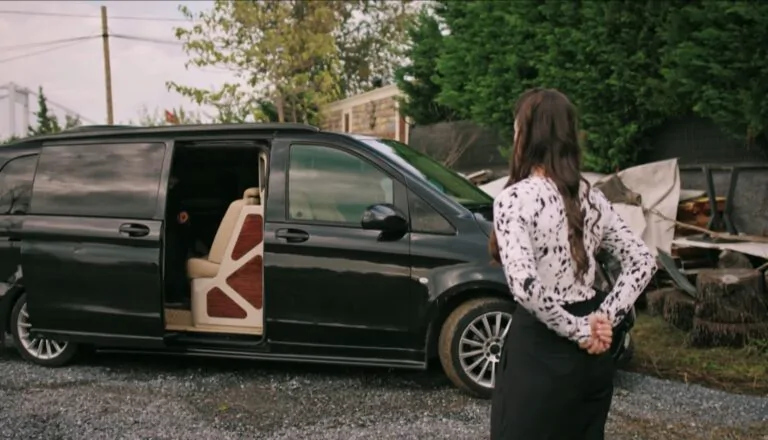 Момент из 11 серии 2 сезона