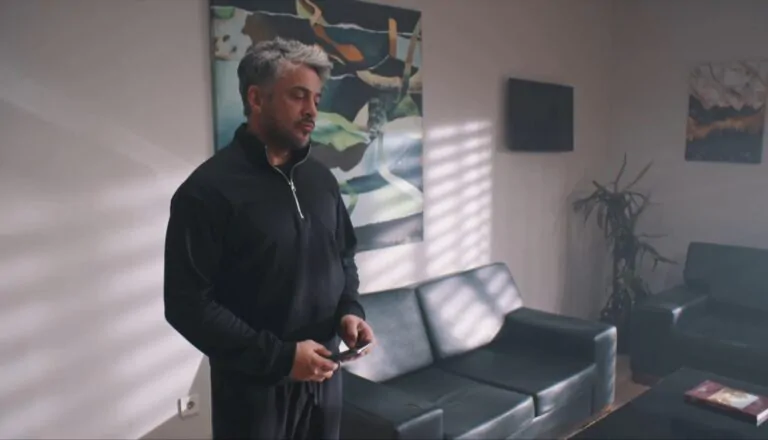 Момент из 25 серии 2 сезона