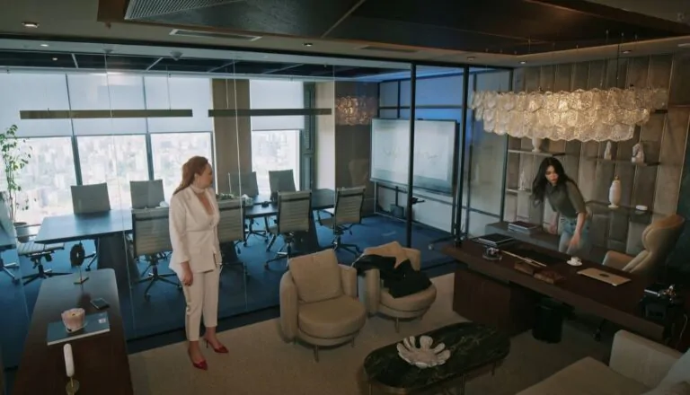 Момент из 37 серии 2 сезона