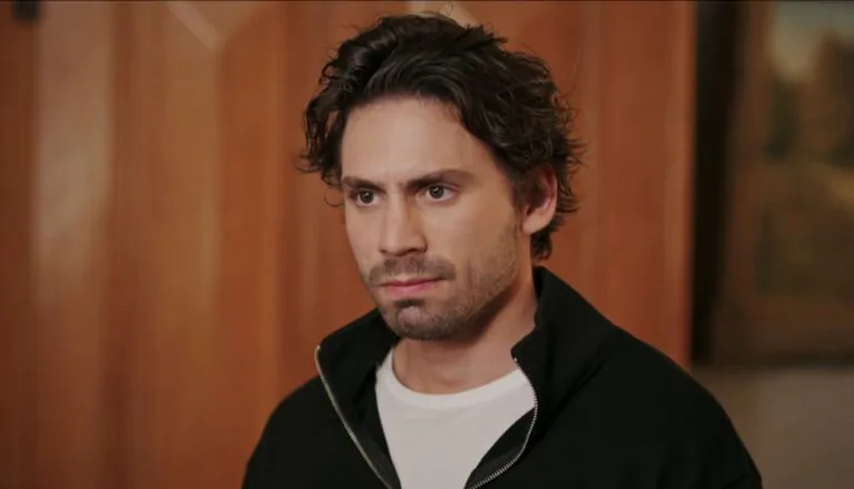 Момент из 6 серии 2 сезона